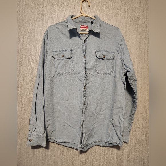 Wrangler Premium Quality light denim button up Size Large - Picture 1 of 5